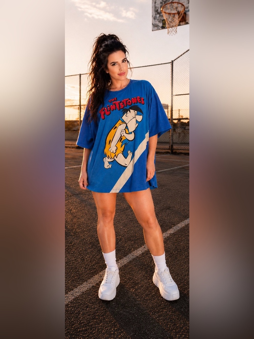 VINTAGE Y2K OVERSYSED THE FLINTSTONES GRAPHIC TEE 
SIZE L